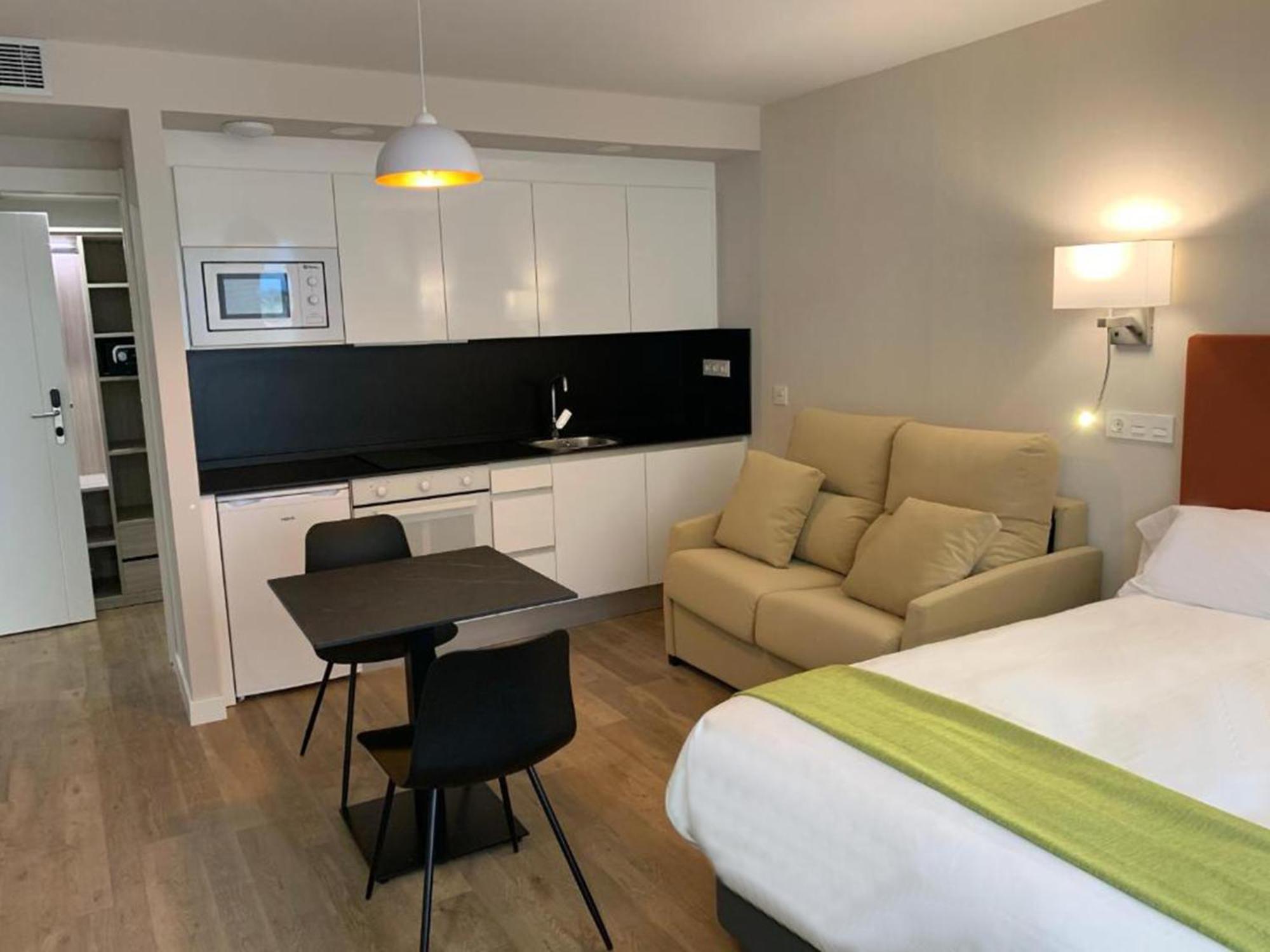 Aparthotel Essenzia De Castilla اراندا دي دويرو المظهر الخارجي الصورة